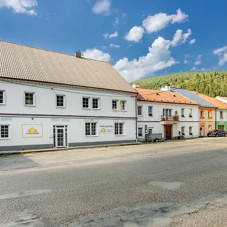 Rezidence Zlata Stezka 公寓 *